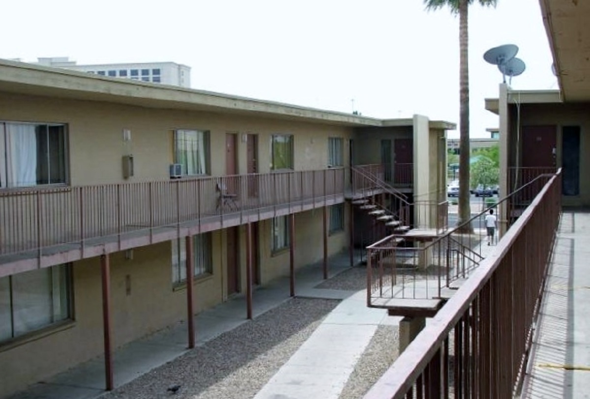 1220-n-44th-st-mfh | Gerchick Real Estate